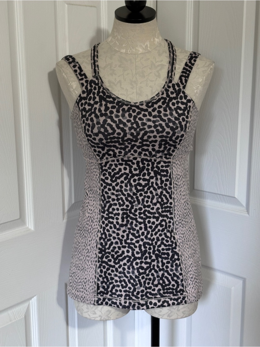 lululemon Super Sport Tank Leopard Cheetah Print Built-In Bra Crossback Size 8
